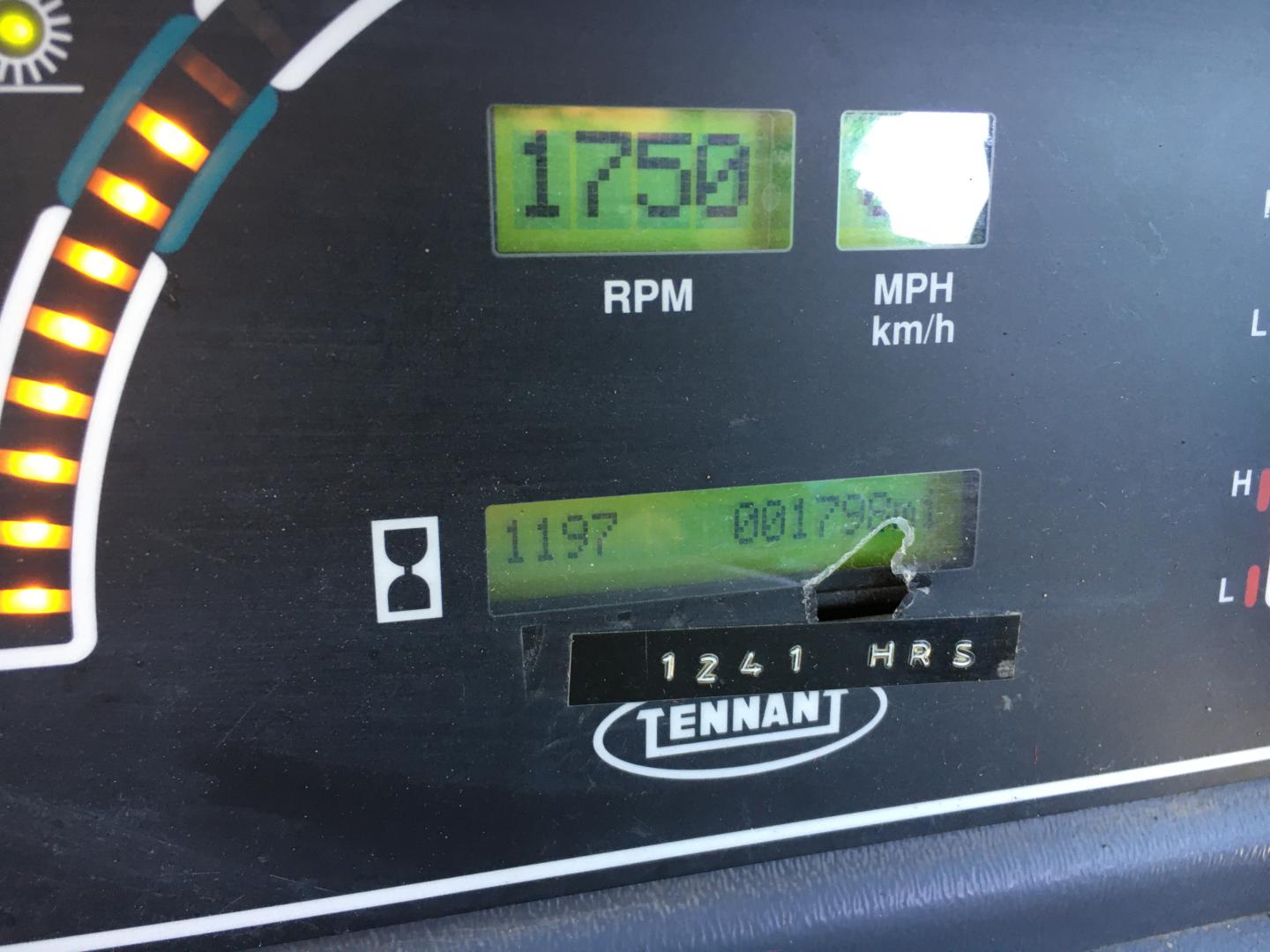 ./imagenes/INVOICE/2019/16462/BARREDORA TENNANT 830-II (54).JPG